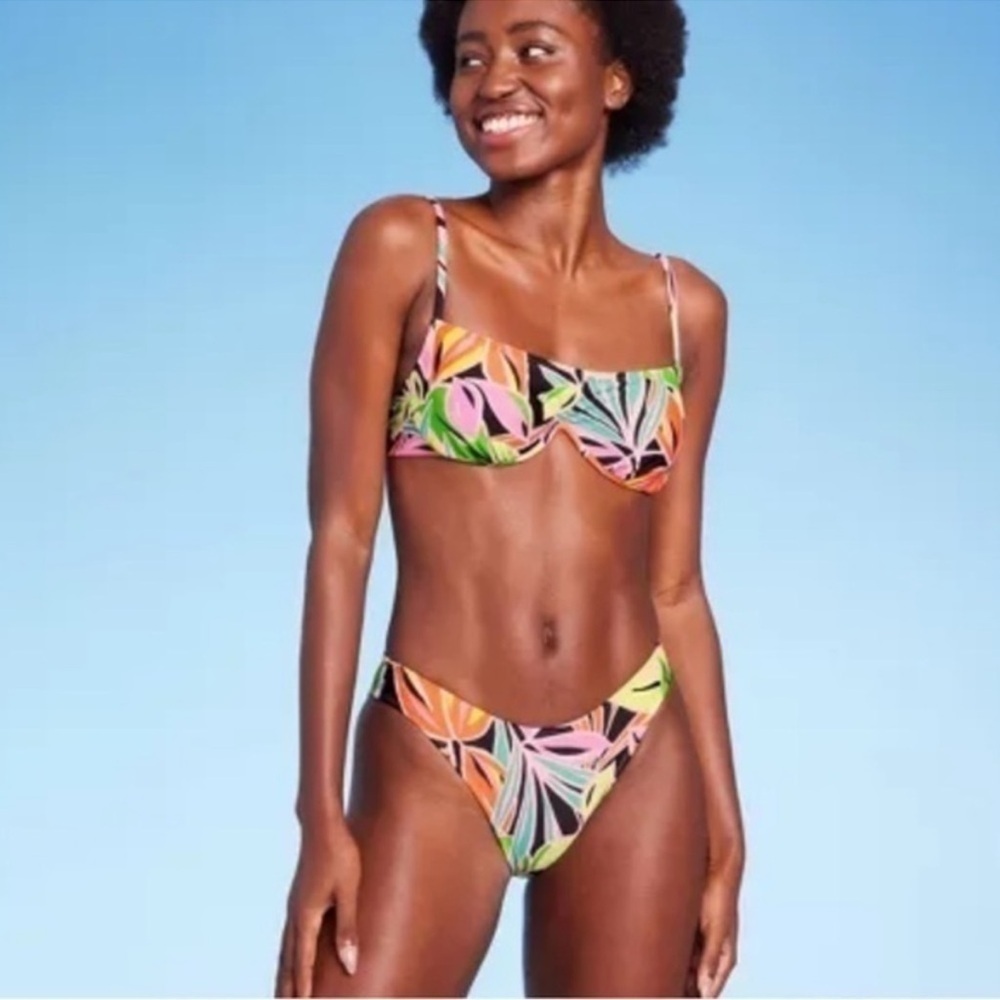 Wild Fable NWOT Neon Tropical Floral High Cut Cheeky Bikini Bottoms V Front M